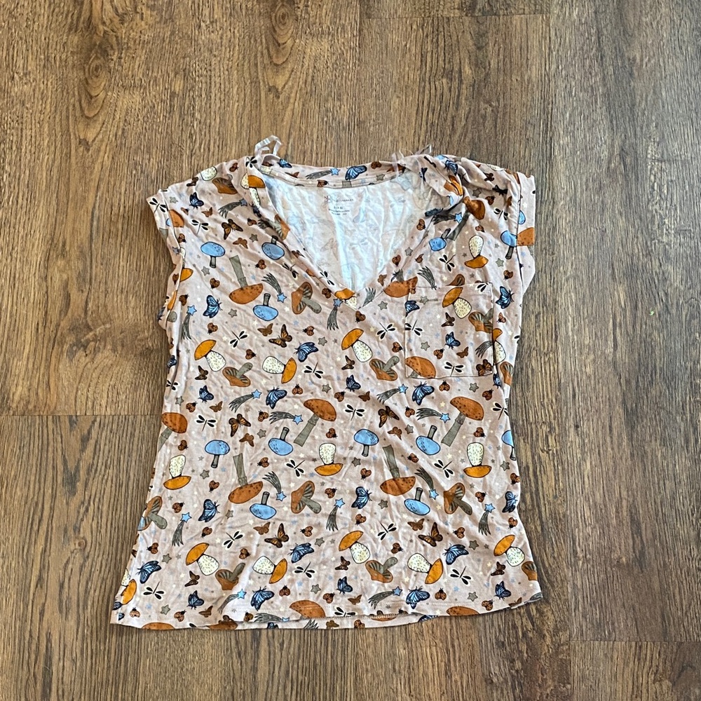 No Boundaries Mushroom Print Women's Short Sleeve Top - Brown and Blue